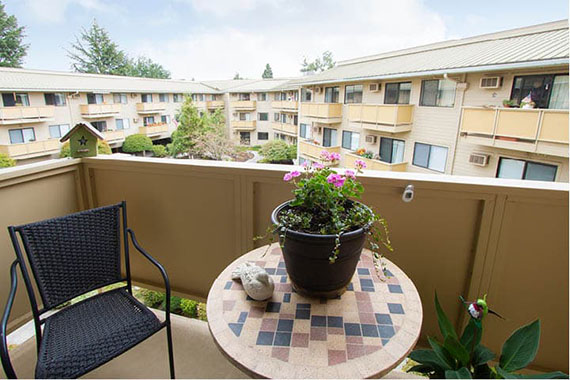 Avamere Court at Keizer Apartment Patio Avamere Court at Keizer Apartment Patio